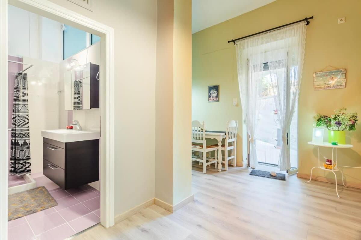 Kalamata Rose Nest - Urban Comfy Escape Extérieur photo